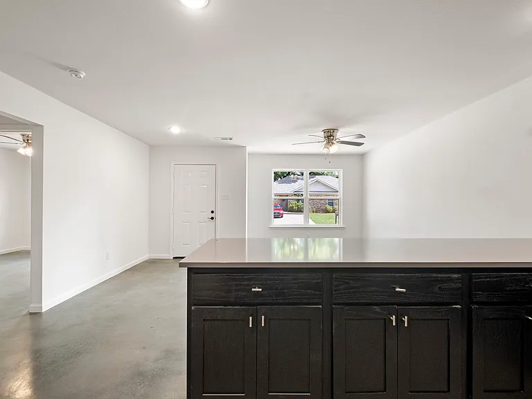715 Supreme Ct — Photo 8