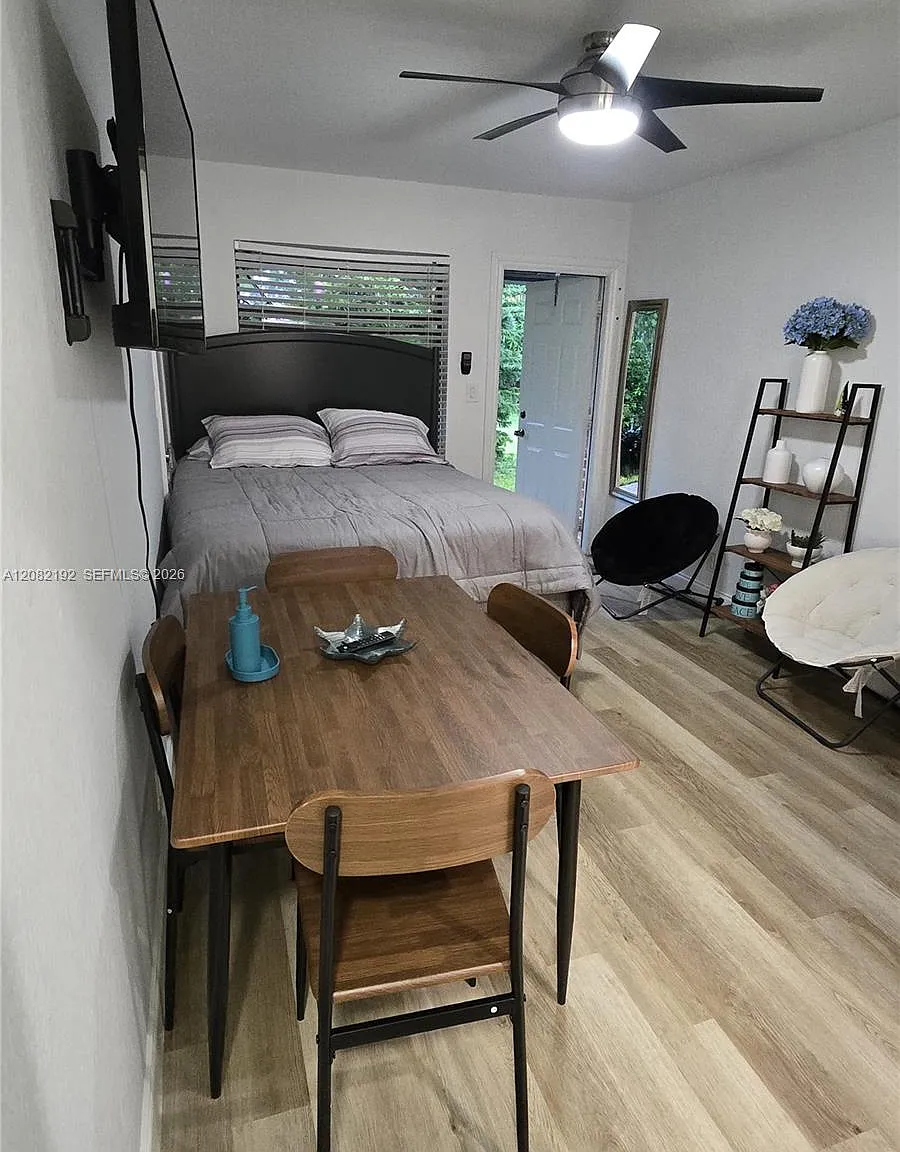 1 bed, 1.0 bath, $1,800 — Photo 1