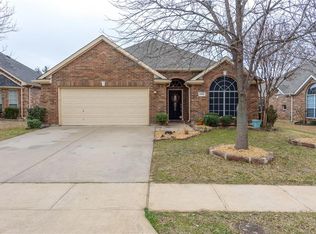 6901 Crenshaw Ln, Denton, TX 76210