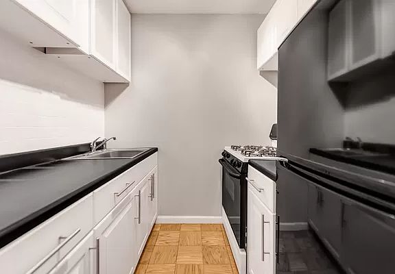 4th image of 72-35 112th St APT 4A