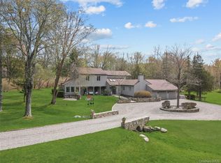 12 E Ridge Rd, Waccabuc, NY 10597