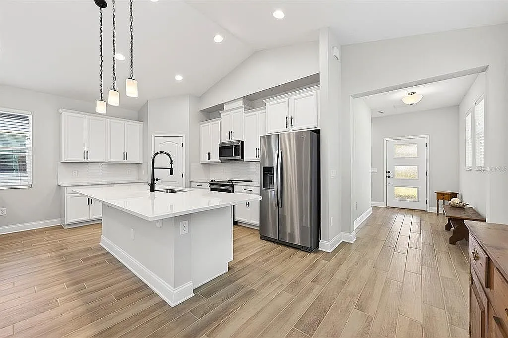 3 bed, 1603 sqft, $2,500 — Photo 4