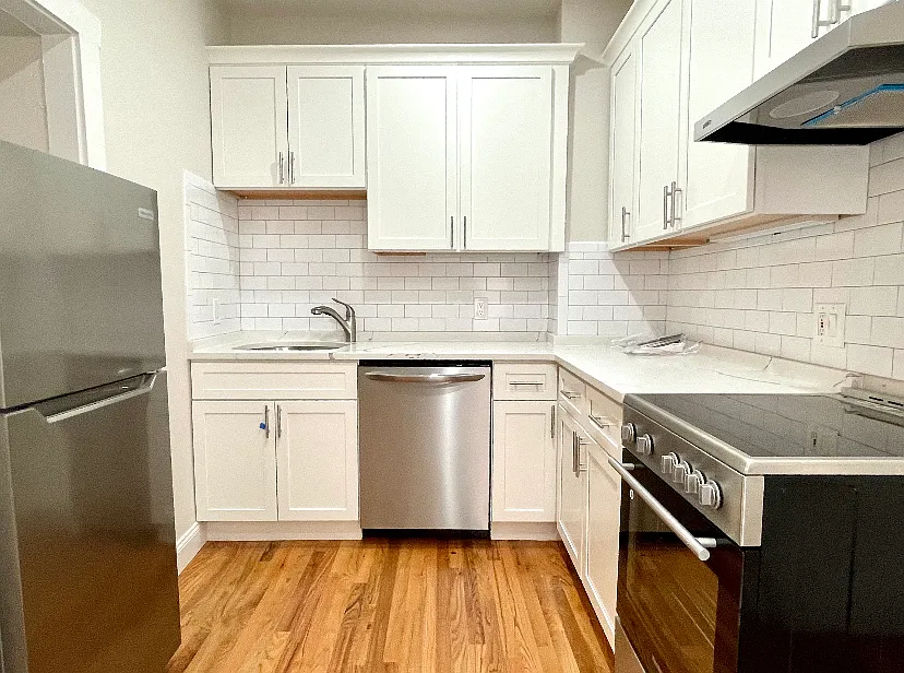 Building Photo - 13 Anderson St #2