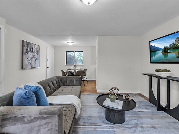 2nd image of 65 Bishop Dr Unit 65