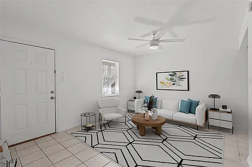 918 Winnie St #103 Photo 1