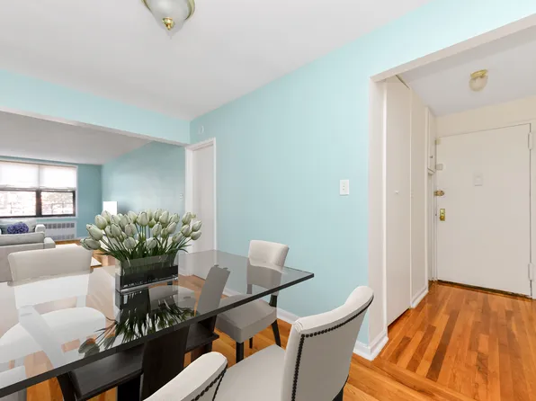 1165 East 54th Street image 3 of 21