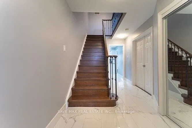 4 bed, $4,000 — Photo 4