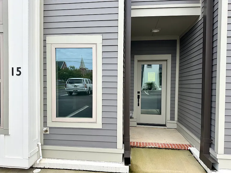 15 Vine St NE #15 — Photo 2