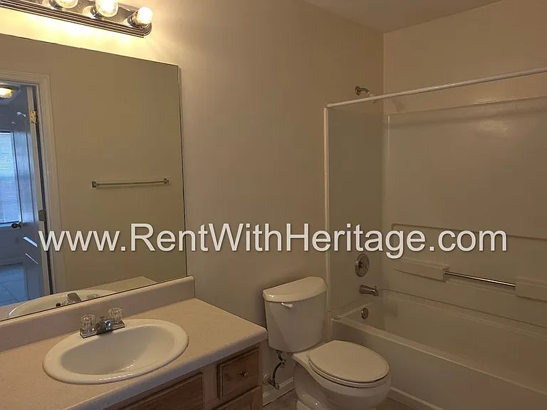 7712 Autry Cir #303 — Photo 19