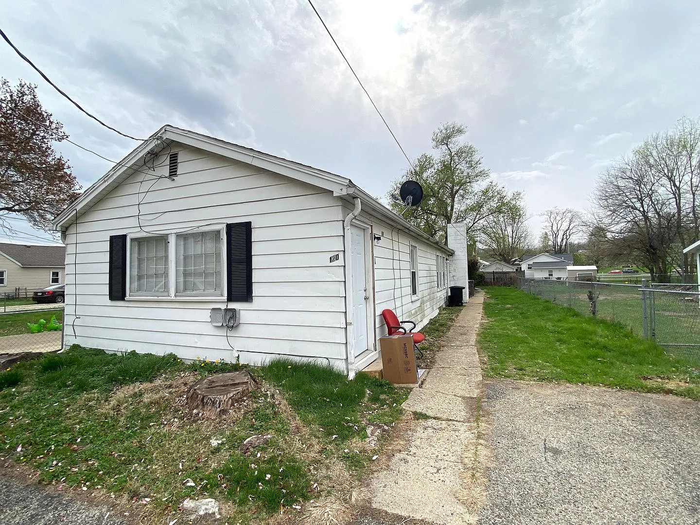 120 Linden St #4 photo 1