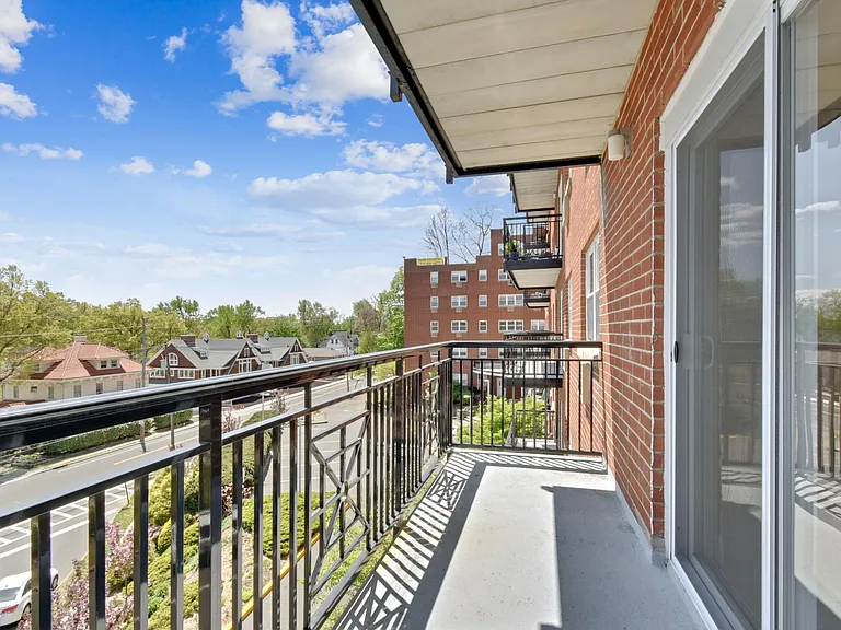 Heritage House Apartments — Photo 51