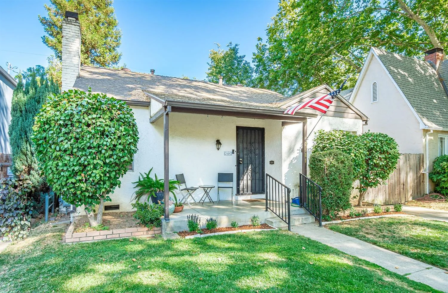 2681 Harkness St photo 1