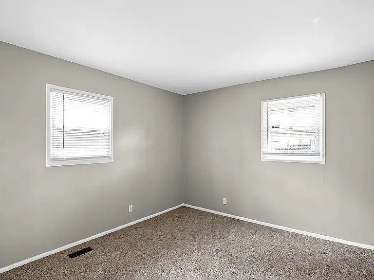 3641 N Richardt Ave — Photo 7