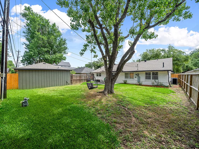 11018 Endicott Ln — Photo 32