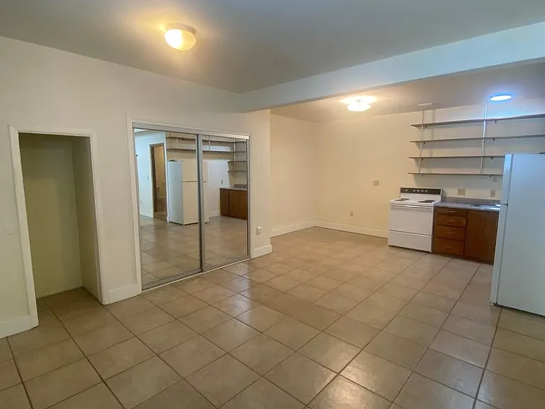 1207 W Washington St — Photo 58