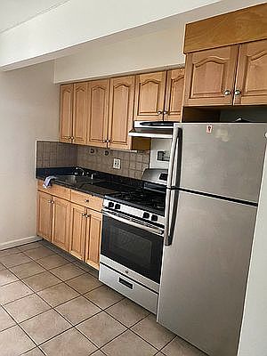 4th image of 295 Pleasant Ave APT 4S