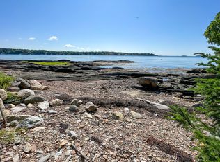 10 Ledgemere Rd, Orrs Island, ME 04066