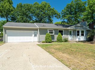 2160 Garland Dr, Norton Shores, MI 49441
