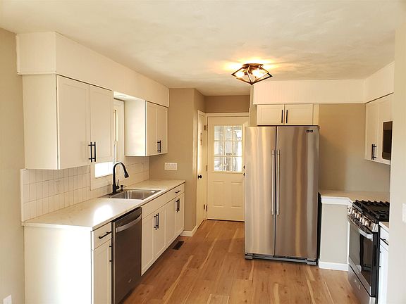 3rd image of 51835 Cheryl Dr