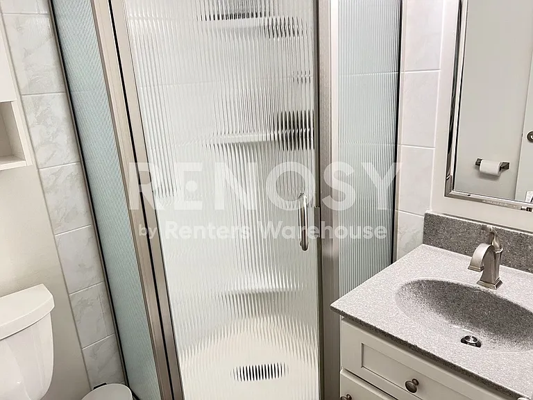 1304 W Medicine Lake Dr #118 — Photo 1