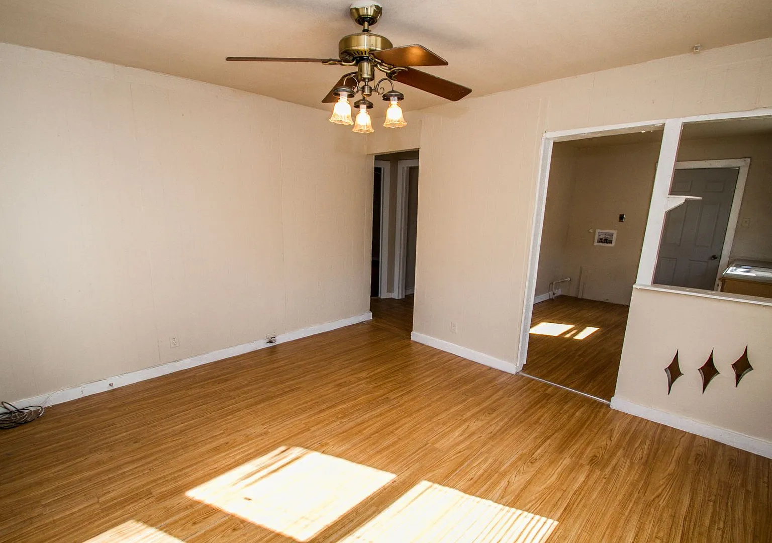 Cozy 2 Br/1 Ba Home Near At&t Center — Photo 3
