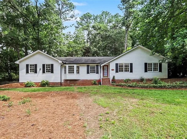 4647 Nantucket Dr SW, Lilburn, GA 30047
