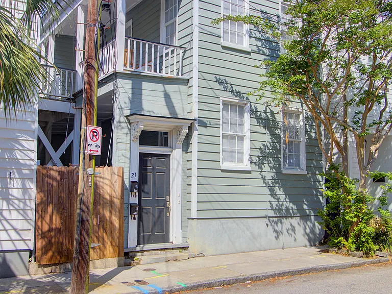21 Felix St #A — Photo 8