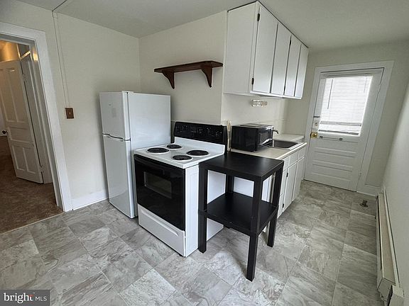 5th image of 41 E Patrick St #2