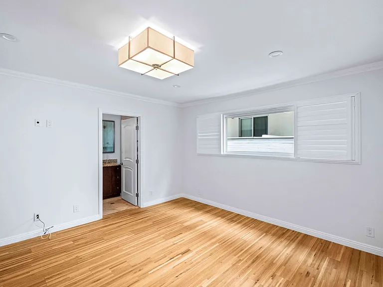 332 S Rexford Dr #1 — Photo 15