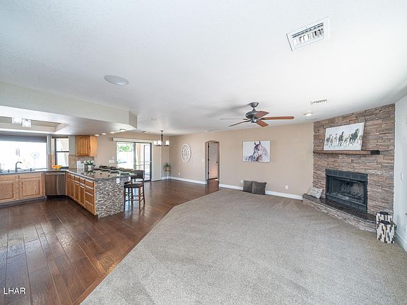 3rd image of 870 Scout Dr