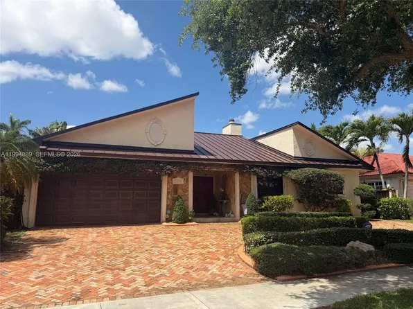 16828 NW 83rd Pl, Miami Lakes, FL 33016