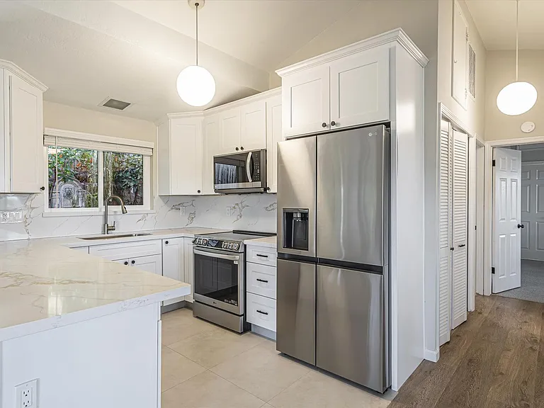 109 Cleland Ave — Photo 3