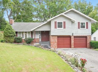 2562 S Luster Ave, Springfield, MO 65804