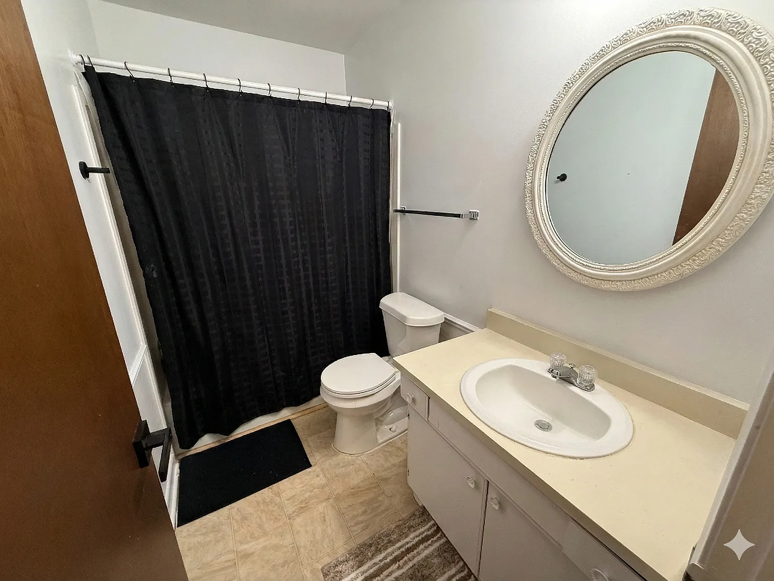 1 bed, 744 sqft, $1,200 — Photo 4