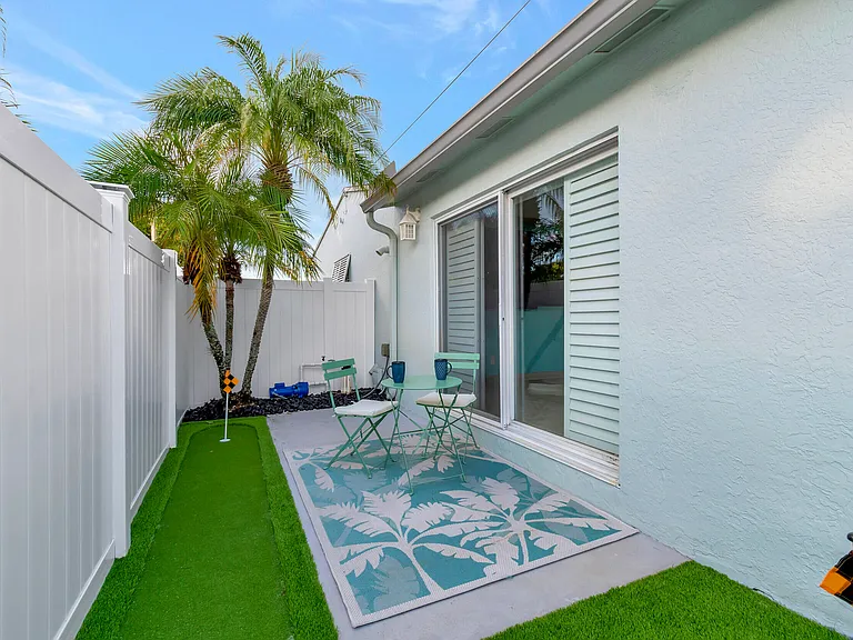 310 Gulfstream Dr — Photo 45
