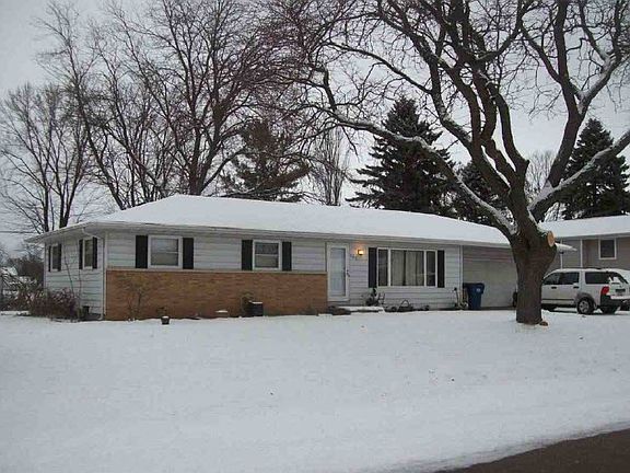 3rd image of 196 Villa Dr