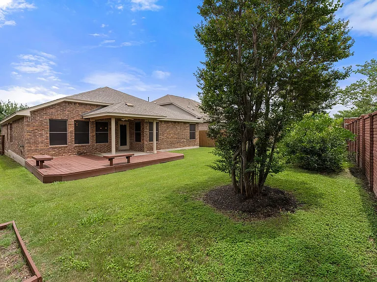 1104 Chad Dr — Photo 34