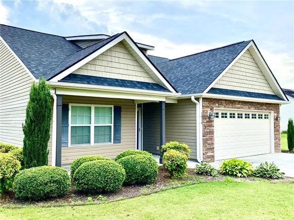 1018 Stoneham Cir, Anderson, SC 29626