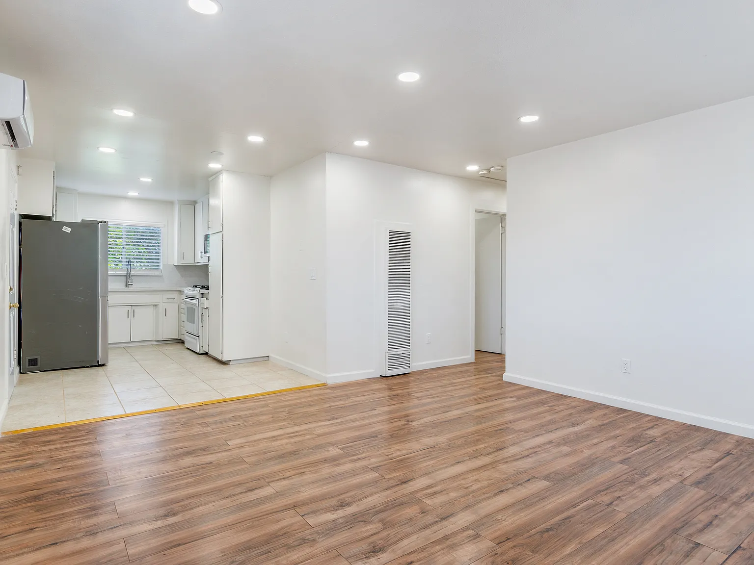 2 bed, 840 sqft, $1,695 — Photo 4