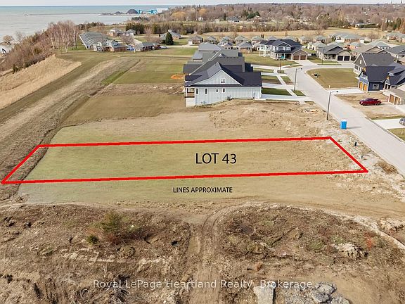 3rd image of 472 Coast Dr
