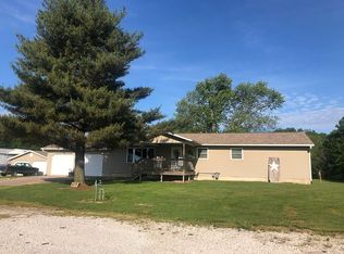 319 S A St, Vernon, IL 62892