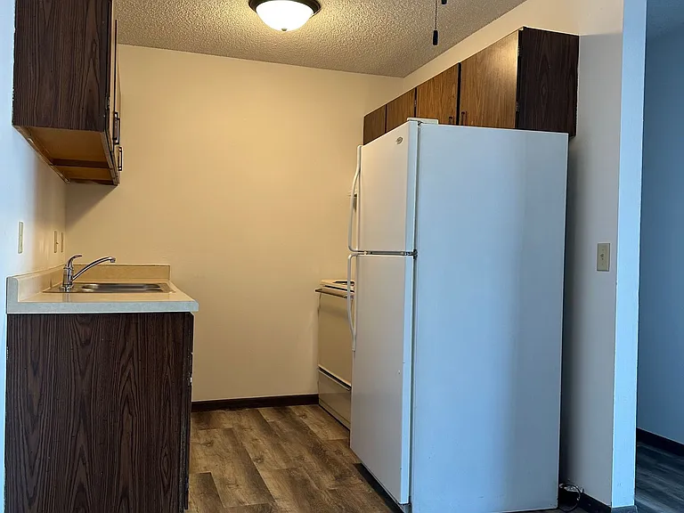 636 Monroe St — Photo 3