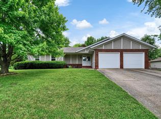 1 S Station Rd, Glen Carbon, IL 62034