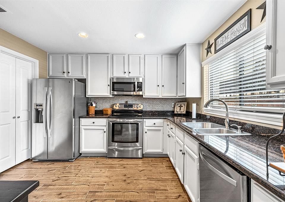1st image of 11711 Memorial Dr APT 557