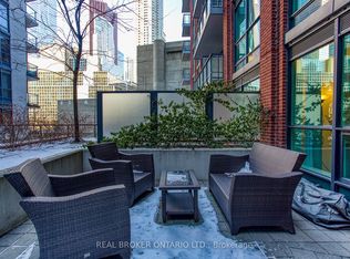 London on The Esplanade, Toronto, ON M5E 1A5