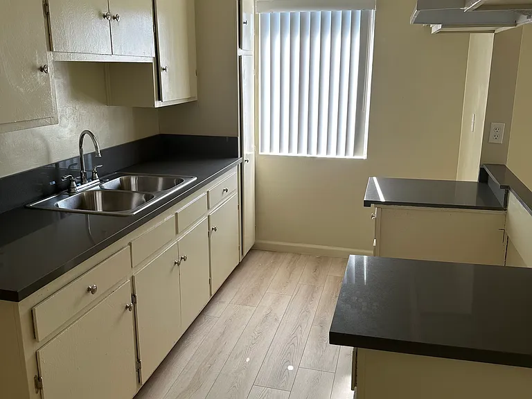 7651 Vineland Ave #211 — Photo 2