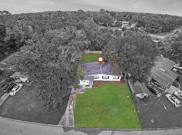 1st image of 6813 Biddy Ln