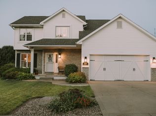 7022 W Park Rd NE, Cedar Rapids, IA 52402