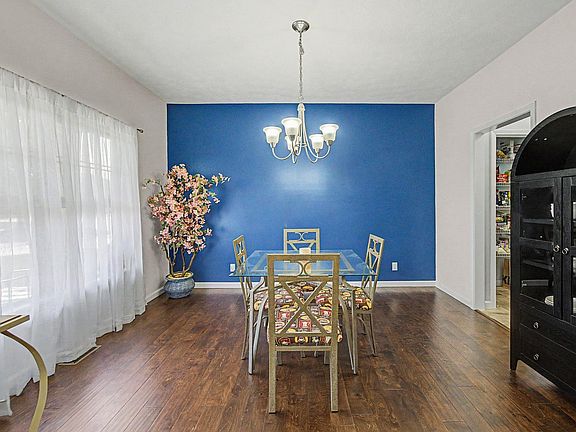 5th image of 4756 Little Pine Dr
