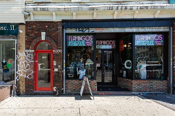 Rented by MySpaceNYC | media 22